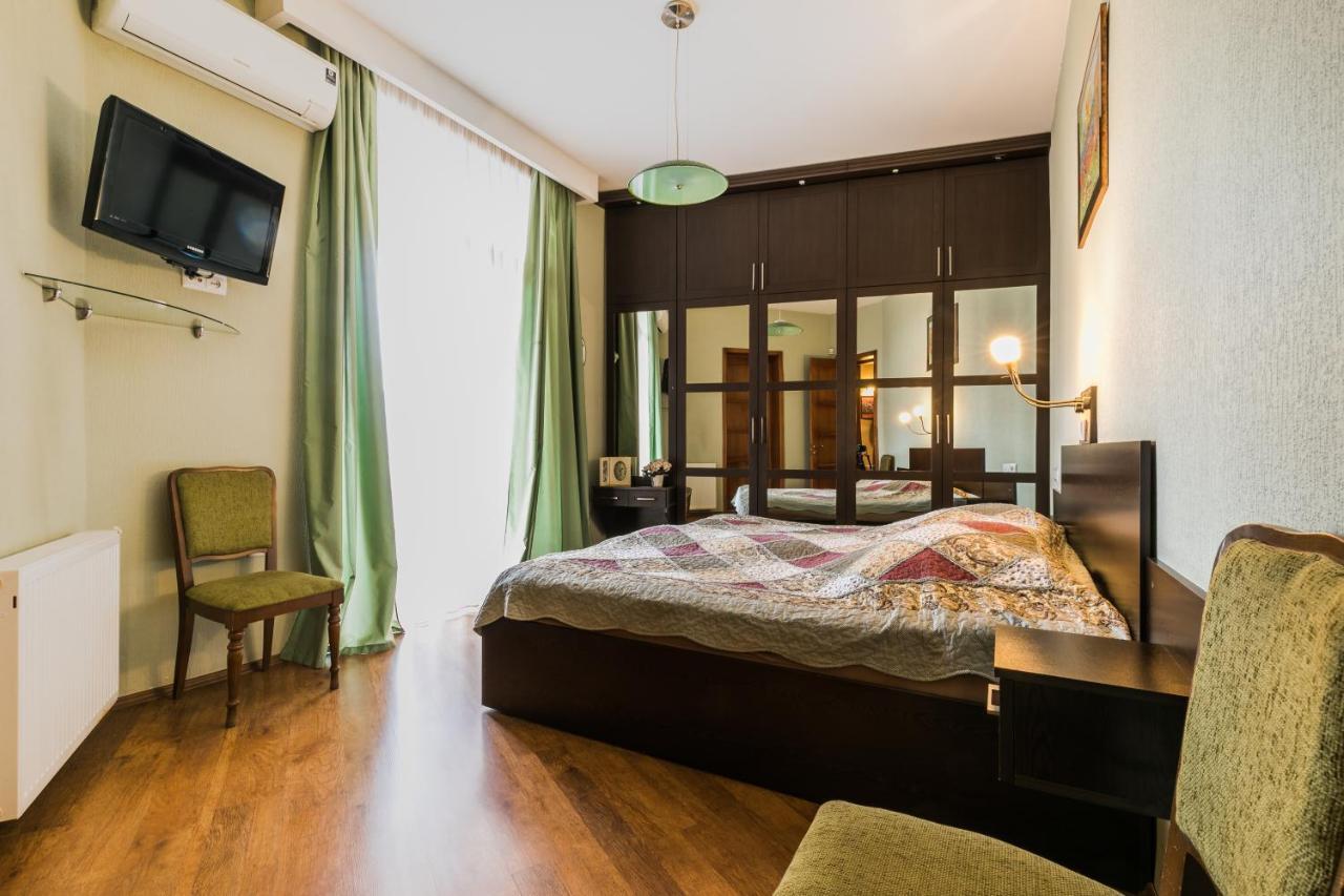 Apartment At 12 Baratashvili Street Tbilisi Ngoại thất bức ảnh